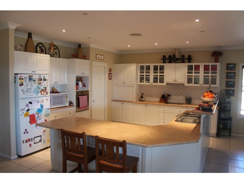 121 Hartwood Avenue, Bathurst NSW 2795