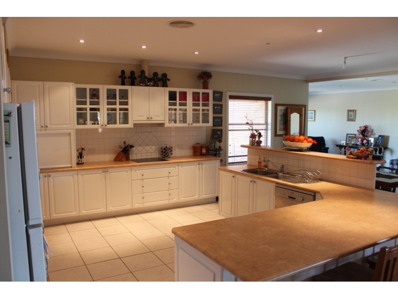 121 Hartwood Avenue, Bathurst NSW 2795