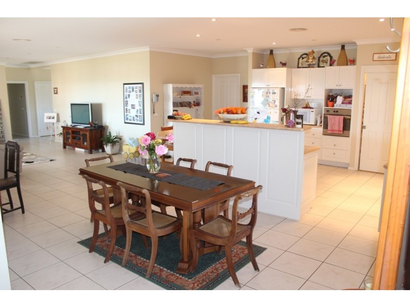 121 Hartwood Avenue, Bathurst NSW 2795