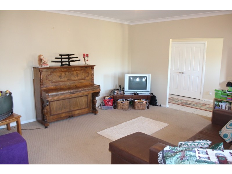 121 Hartwood Avenue, Bathurst NSW 2795