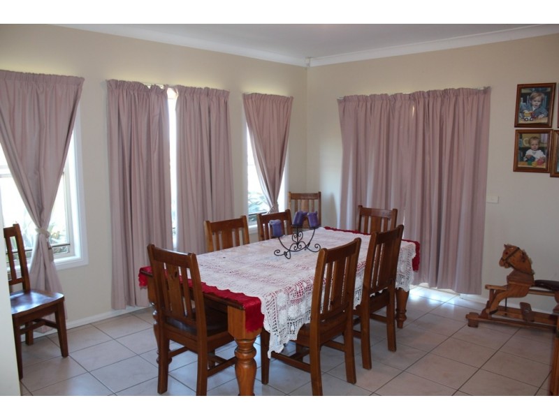 121 Hartwood Avenue, Bathurst NSW 2795