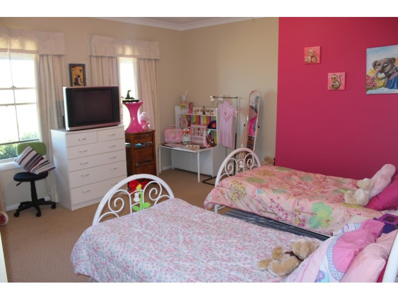 121 Hartwood Avenue, Bathurst NSW 2795