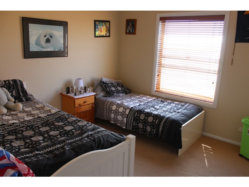 121 Hartwood Avenue, Bathurst NSW 2795