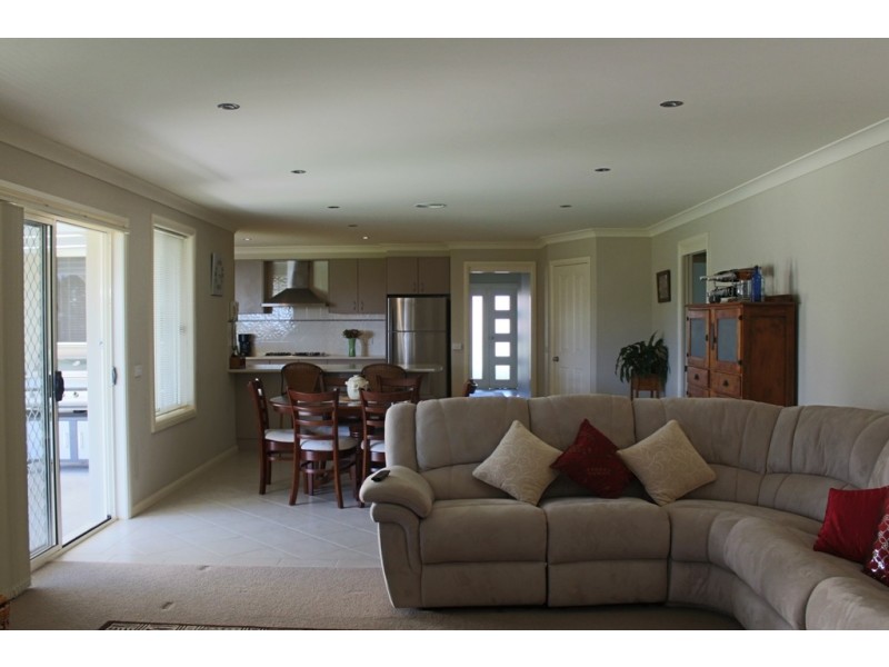 9 Marriott Avenue, Bathurst NSW 2795