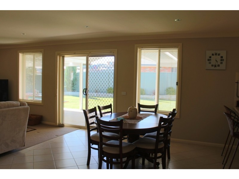 9 Marriott Avenue, Bathurst NSW 2795