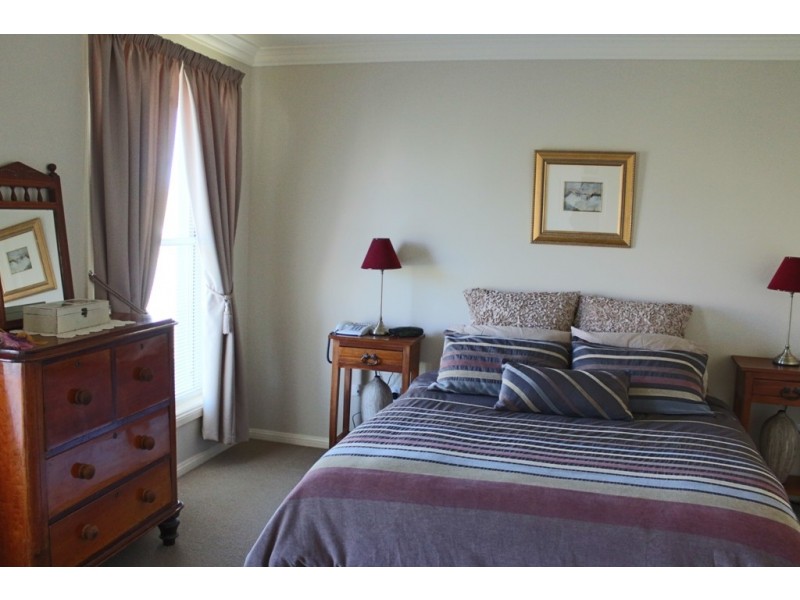 9 Marriott Avenue, Bathurst NSW 2795