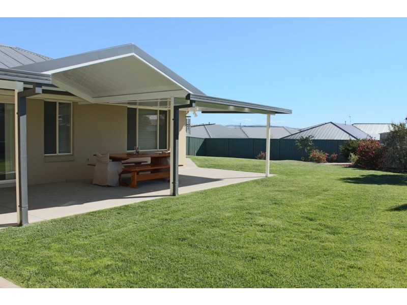 9 Marriott Avenue, Bathurst NSW 2795