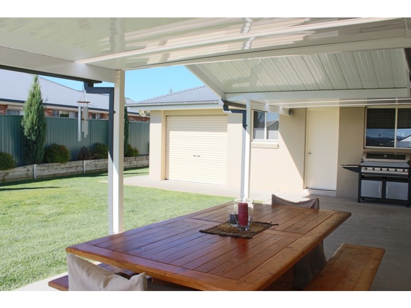 9 Marriott Avenue, Bathurst NSW 2795