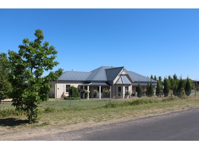 98 Blue Ridge Drive, Bathurst NSW 2795