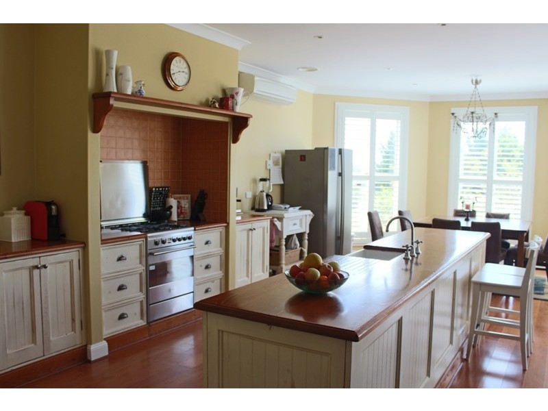 98 Blue Ridge Drive, Bathurst NSW 2795