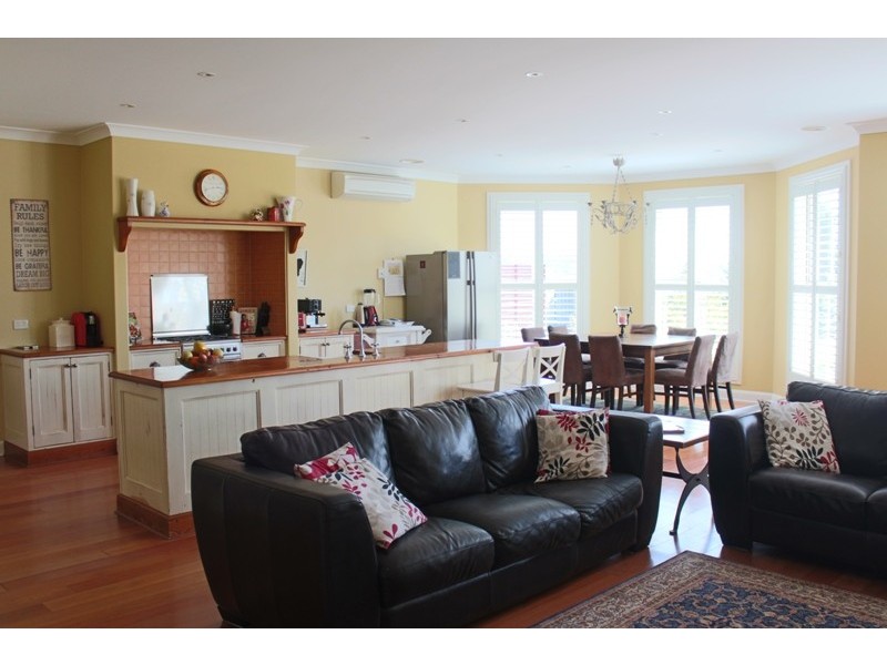 98 Blue Ridge Drive, Bathurst NSW 2795