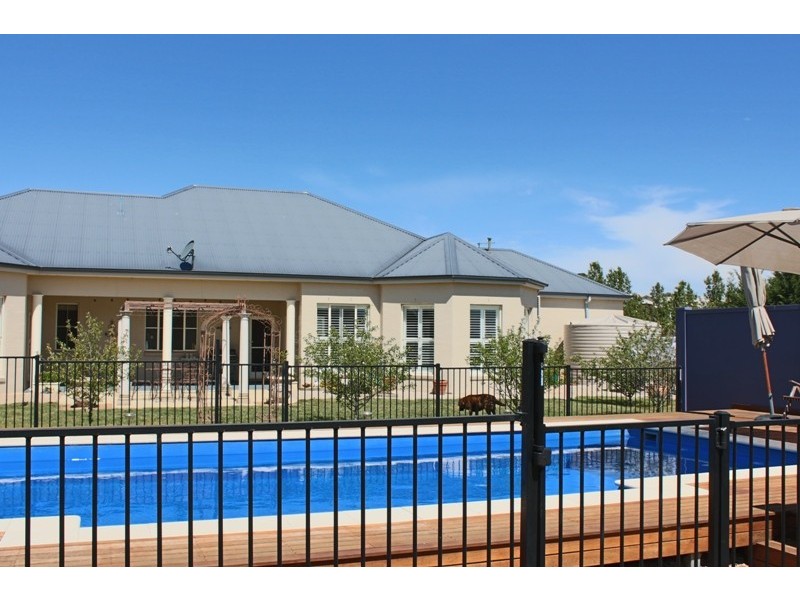 98 Blue Ridge Drive, Bathurst NSW 2795