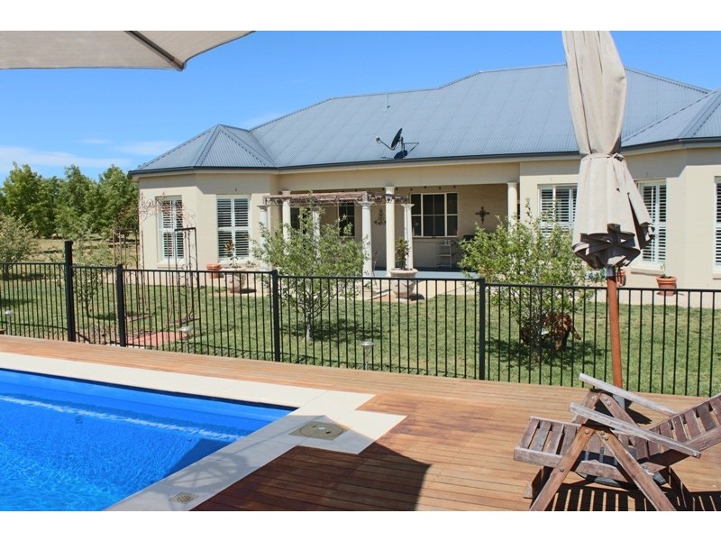 98 Blue Ridge Drive, Bathurst NSW 2795