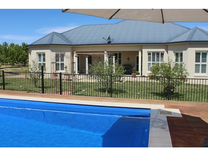 98 Blue Ridge Drive, Bathurst NSW 2795