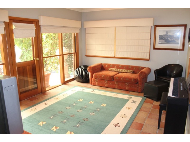 43 Windemere Road, Bathurst NSW 2795