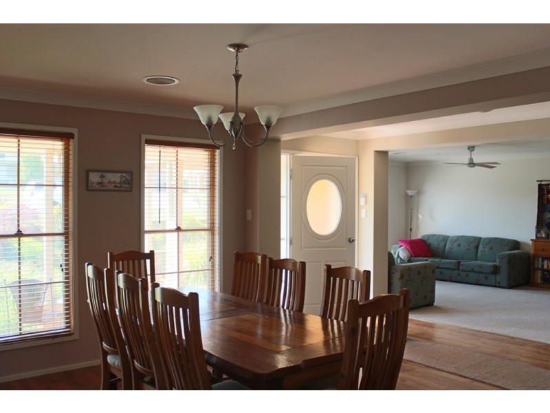 12 Joubert Place, Bathurst NSW 2795