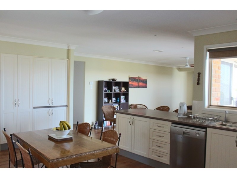 12 Joubert Place, Bathurst NSW 2795