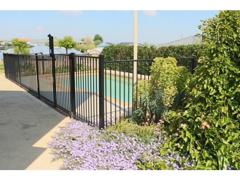 12 Joubert Place, Bathurst NSW 2795