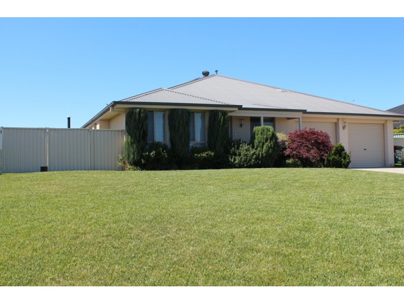 38 Marriott Avenue, Bathurst NSW 2795