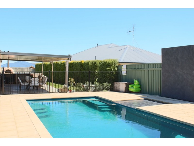 38 Marriott Avenue, Bathurst NSW 2795