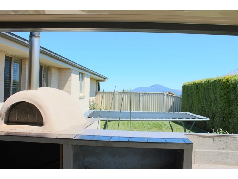 38 Marriott Avenue, Bathurst NSW 2795