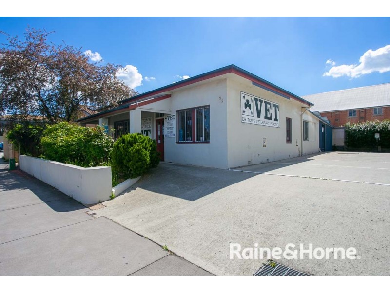 95 Bentinck Street, Bathurst NSW 2795