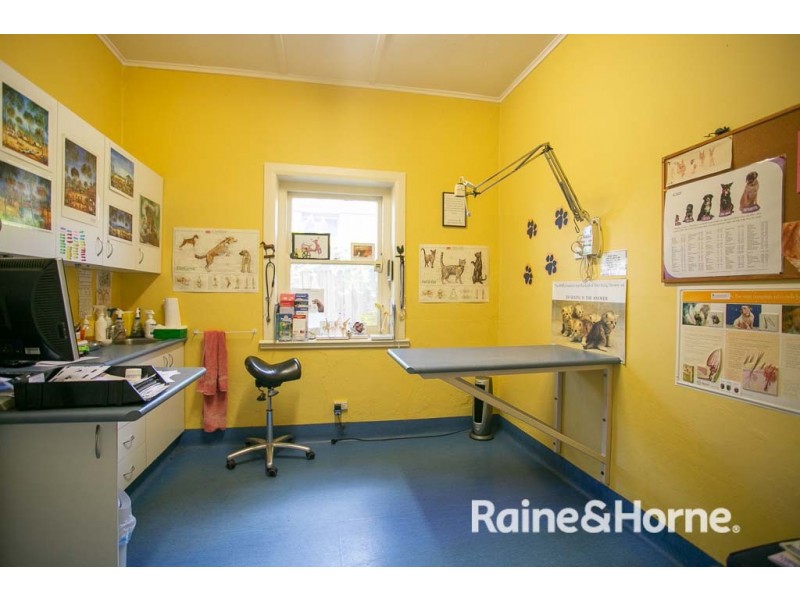 95 Bentinck Street, Bathurst NSW 2795