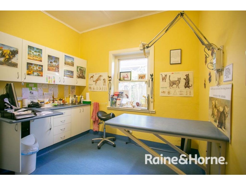 95 Bentinck Street, Bathurst NSW 2795