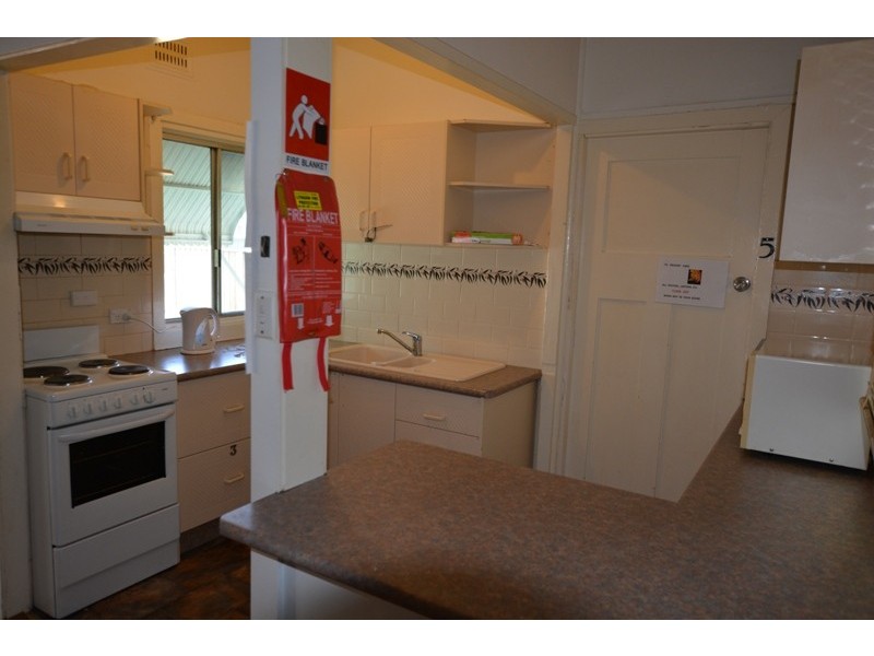 8 Pacific Way, Bathurst NSW 2795