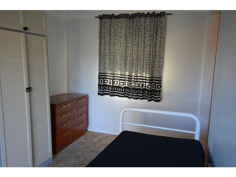 8 Pacific Way, Bathurst NSW 2795