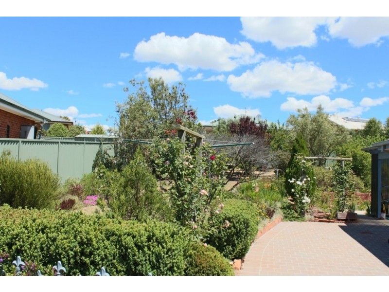 10 Rosemont Avenue, Bathurst NSW 2795