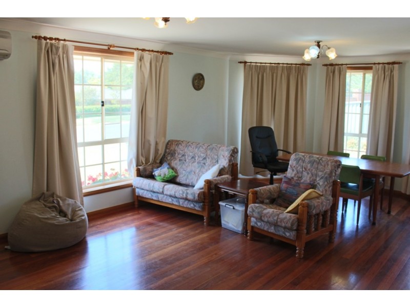 10 Rosemont Avenue, Bathurst NSW 2795