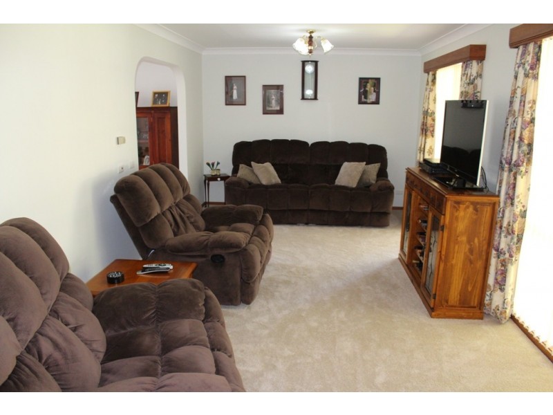 7 Abercrombie Drive, Bathurst NSW 2795