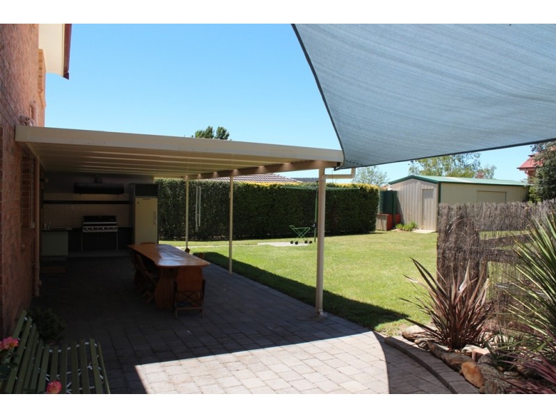 7 Abercrombie Drive, Bathurst NSW 2795
