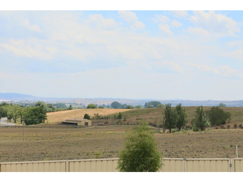 58 Halfpenny Drive, Bathurst NSW 2795