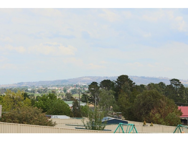 58 Halfpenny Drive, Bathurst NSW 2795