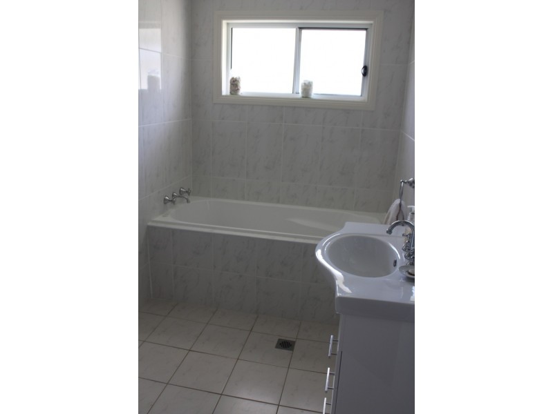 58 Halfpenny Drive, Bathurst NSW 2795