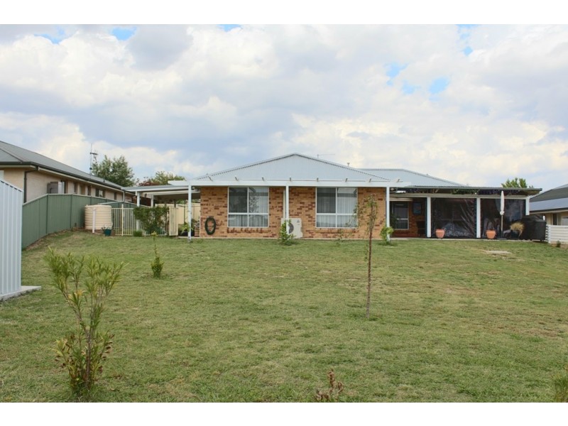 58 Halfpenny Drive, Bathurst NSW 2795