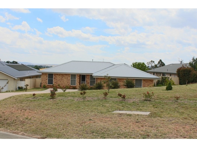 58 Halfpenny Drive, Bathurst NSW 2795