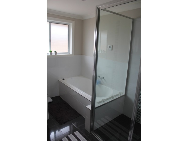 7 Cox Lane, Bathurst NSW 2795