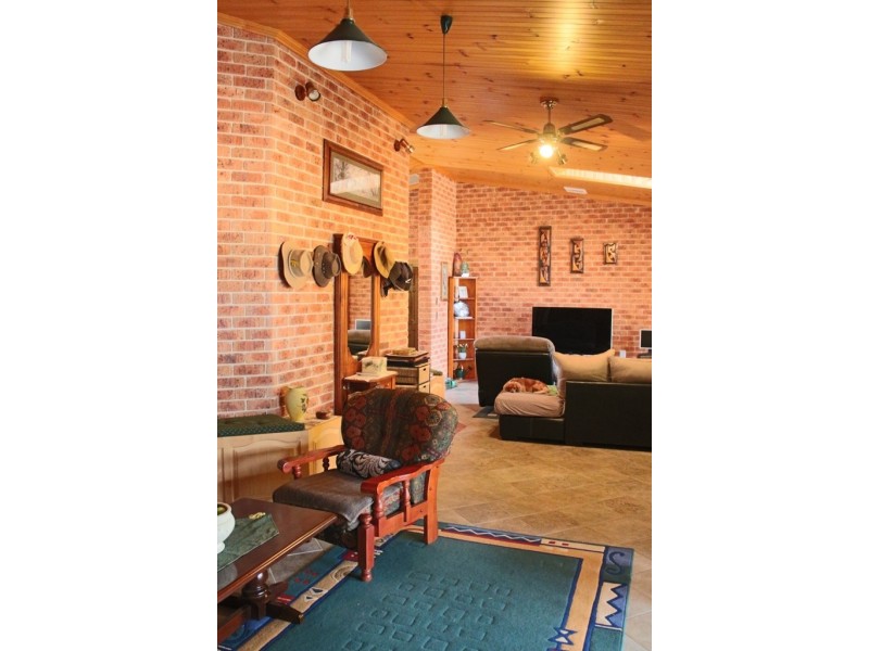 145 Mersing Road, Glanmire NSW 2795