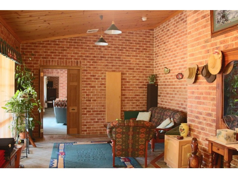 145 Mersing Road, Glanmire NSW 2795