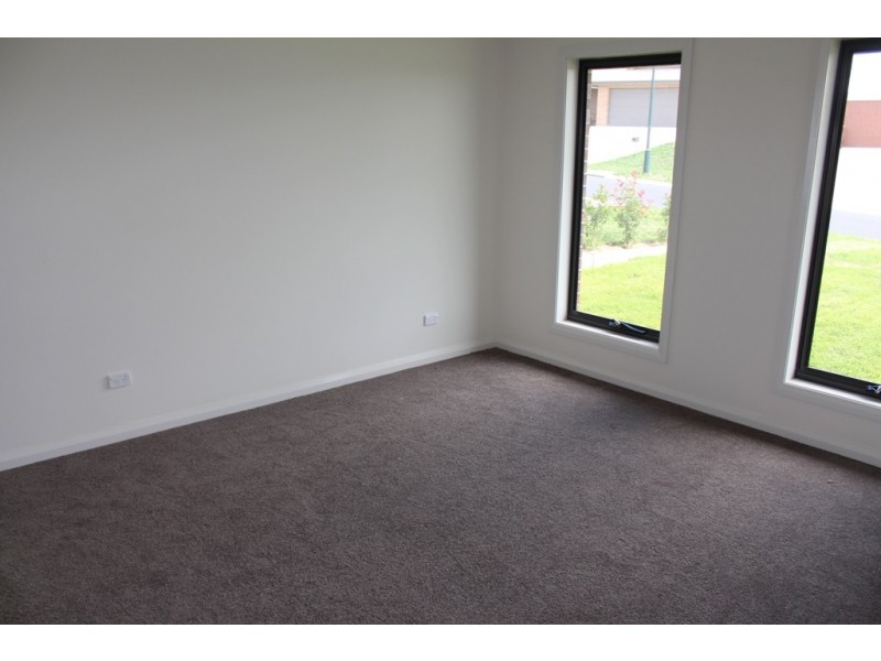 4 Blaxland Drive, Bathurst NSW 2795