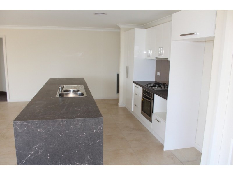 4 Blaxland Drive, Bathurst NSW 2795