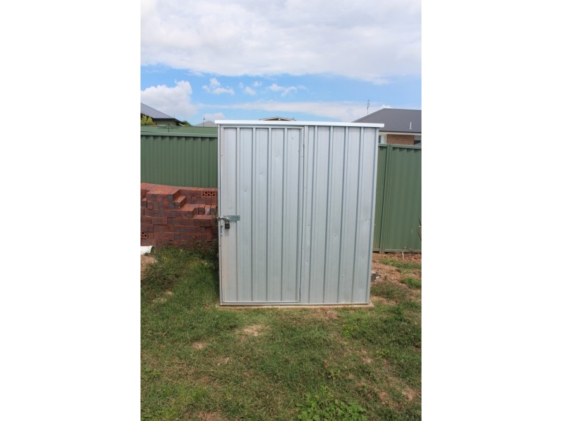 4 Blaxland Drive, Bathurst NSW 2795