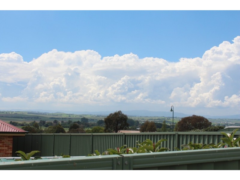 4 Blaxland Drive, Bathurst NSW 2795