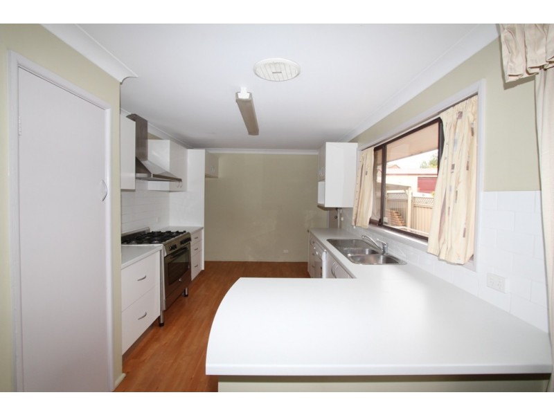 1A View Street, Kelso NSW 2795