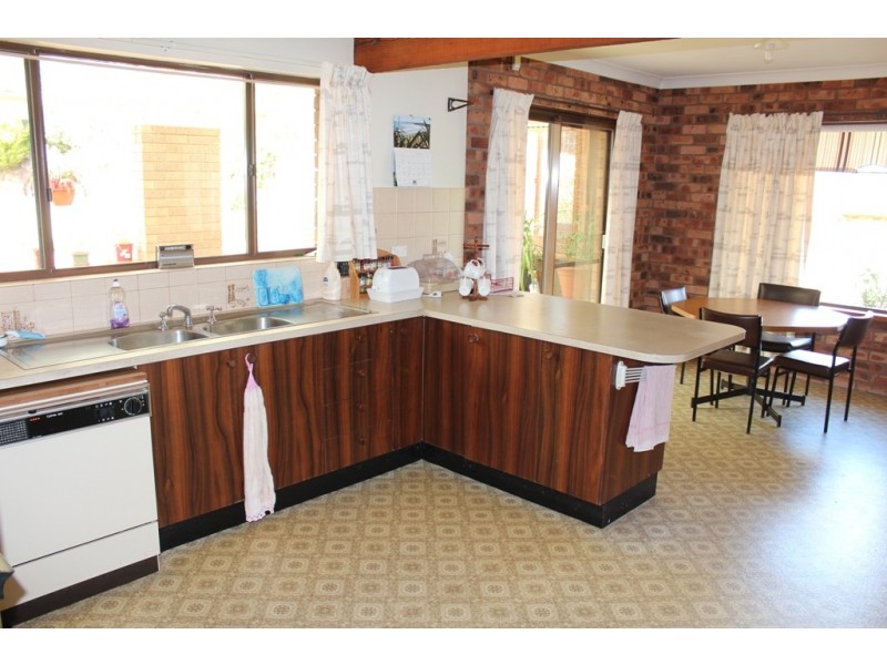 70 Tandora Street, Bathurst NSW 2795