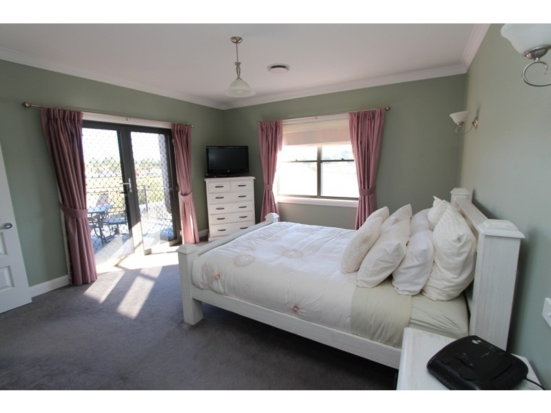 24a Sydney Road, Kelso NSW 2795