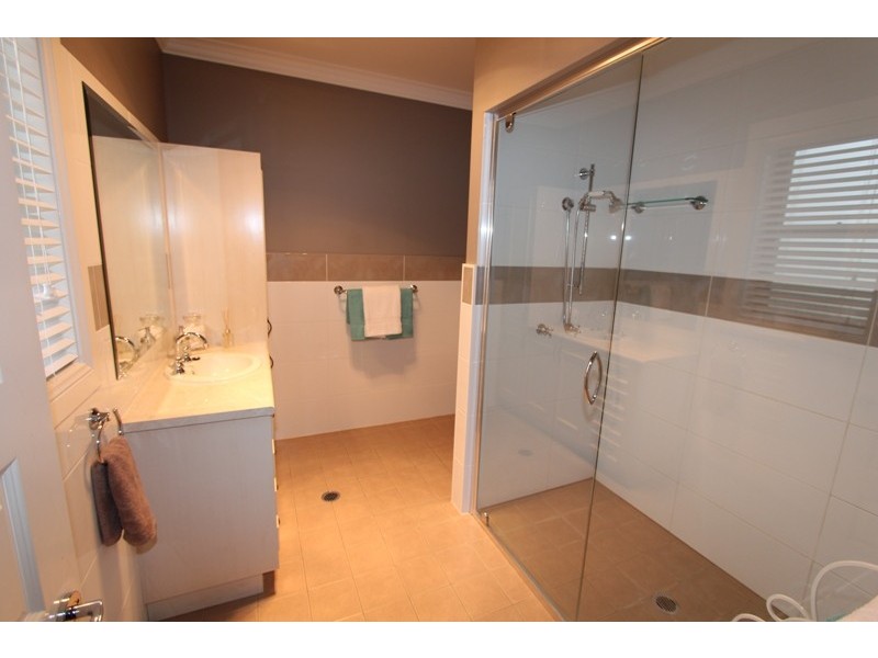 24a Sydney Road, Kelso NSW 2795